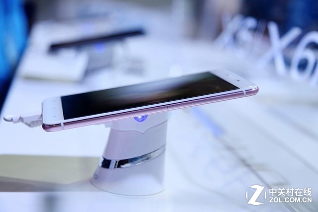 聚焦移動大會 玫瑰金版vivo X6Plus閃耀