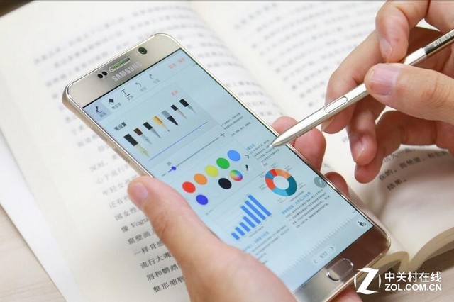 <a href=/mobile/iphone/ target=_blank class=infotextkey>iPhone</a>6s就不行 三星Note5玩轉(zhuǎn)PDF備注