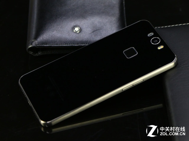 時(shí)尚多色可選 圣誕節(jié)值得買機(jī)型推薦