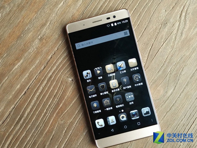 華為Mate8開賣 2015年末最受關注的手機 