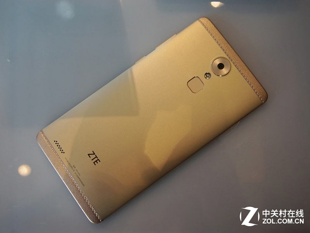 讓自己更美麗一些 熱門自拍手機(jī)盤點(diǎn) 