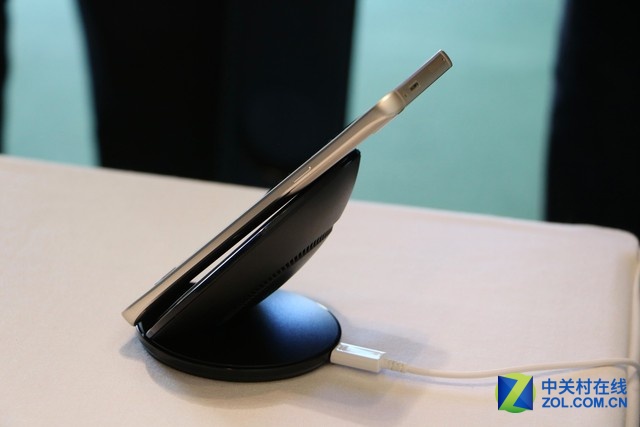 三星S7 edge換裝 側面屏幕到底能干啥