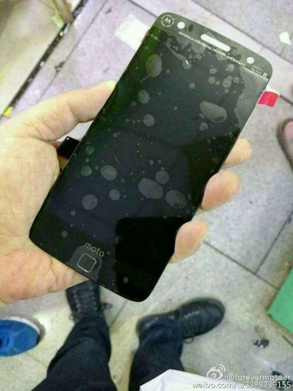 Moto X4真機正面照首曝光 多下巴搶鏡 