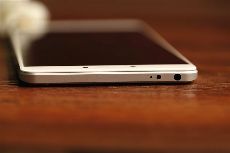 6.44寸黃金大屏！小米Max深度評測：續航驚人