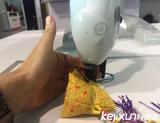 工業智能化時代已經崛起！ VR機械手臂來了