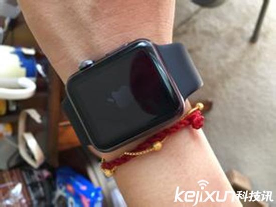 iwatch2換屏高能 蘋果收購這個屏幕到底是什么？