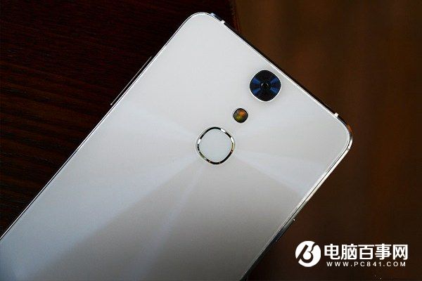 TCL 750正式發(fā)布 售價(jià)1993元