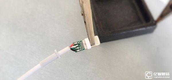 iPhone數(shù)據(jù)線為何“不耐操”？真相無語！