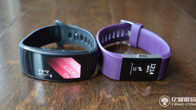 Gear Fit 2對(duì)比Fitbit Charge 2 誰更好用？