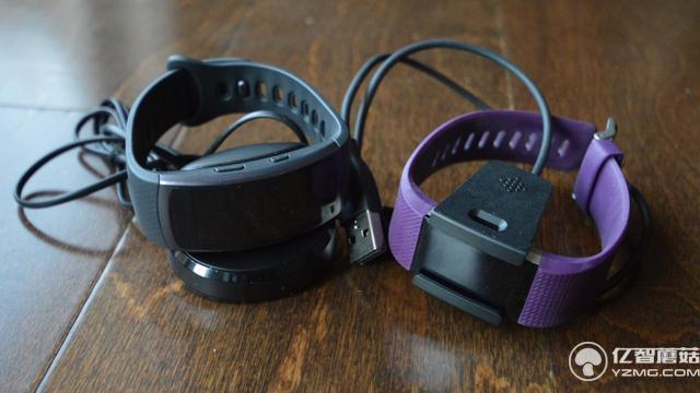 Gear Fit 2對(duì)比Fitbit Charge 2 誰更好用？