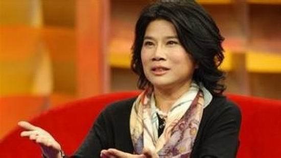 董明珠造車夢破碎 哽咽回應(yīng)壓力：沒人雪中送炭