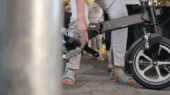 世界上最緊湊小巧的折疊自行車就是它了