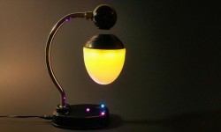 WAVE磁懸浮臺燈還能當(dāng)揚(yáng)聲器 放家里超顯復(fù)古范兒