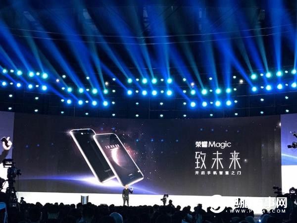 八曲面四攝像頭 榮耀Magic居然研發(fā)了四年