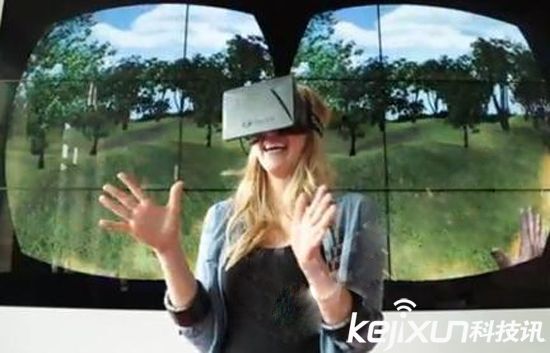 昆明女子玩VR跳樓游戲摔斷門牙 體驗VR需謹慎