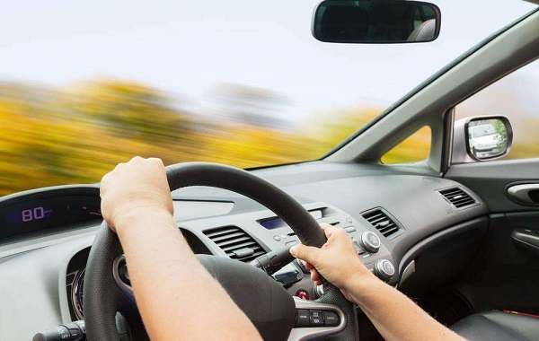 40年老司機(jī)總結(jié)的20條駕駛技巧 看一遍勝過你開10年車！