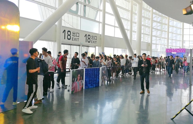 會變色更潮美 榮耀10發(fā)布會直播圖文回顧