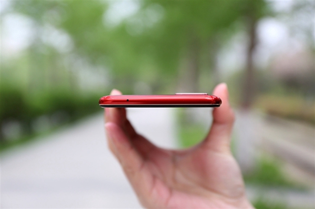 OPPO R15夢鏡版值得買嗎？OPPO R15夢鏡版評測