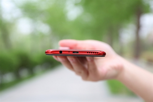 OPPO R15夢鏡版值得買嗎？OPPO R15夢鏡版評測