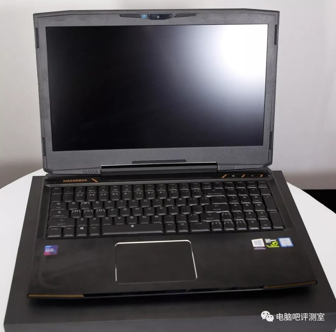 八代U搭配新模具 機(jī)械革命X8Ti游戲本評測