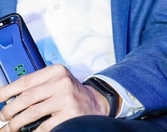 小米手環(huán)3或月底發(fā)布：外觀沒(méi)懸念 屏幕與功能大升級(jí)