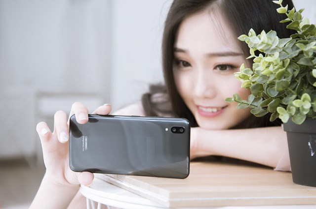 一千五手機(jī)哪款好 各品牌1500左右性?xún)r(jià)比最高的手機(jī)推薦