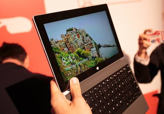 微軟或?qū)⑼瞥?0寸Surface 與蘋果iPad進行對標(biāo)