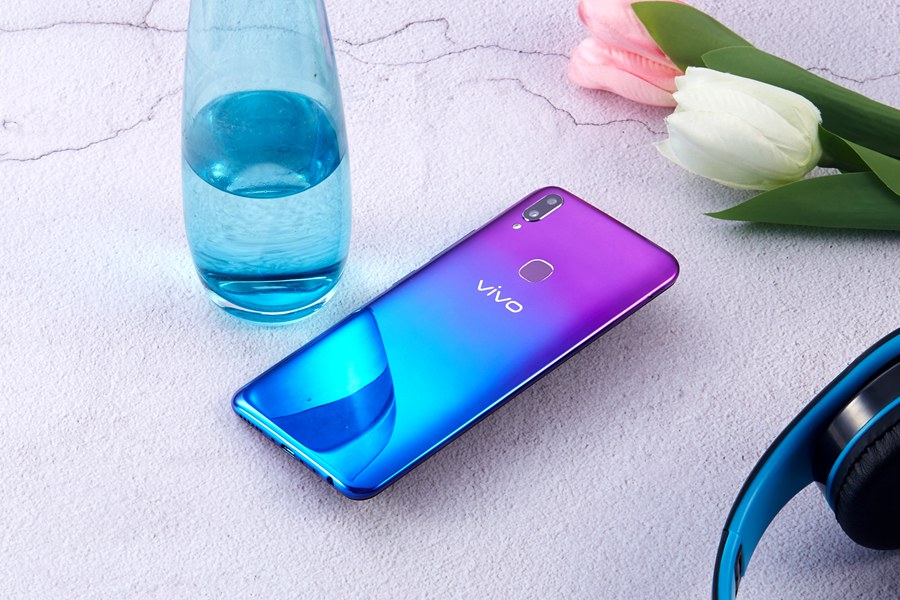 vivo Z1極光特別版圖賞 動(dòng)人心魄的漸變光芒，視覺效果出眾