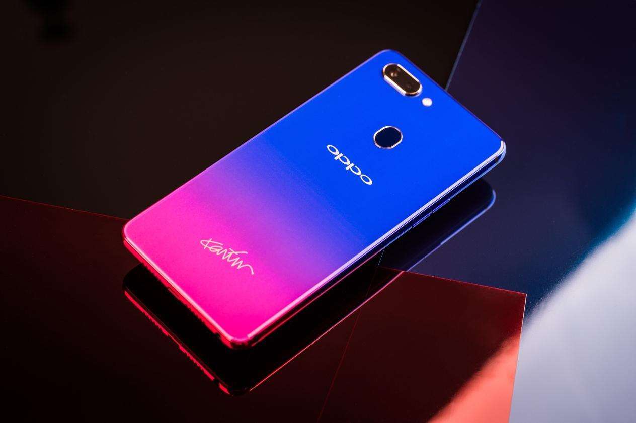 OPPO R15x上手體驗(yàn)：屏幕指紋+3D漸變外觀 顏值橫掃中端機(jī)
