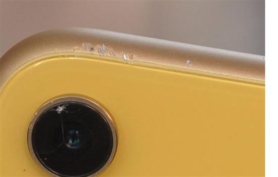 蘋果iPhone XR手機(jī)跌落測試：比起XS來果然差遠(yuǎn)了